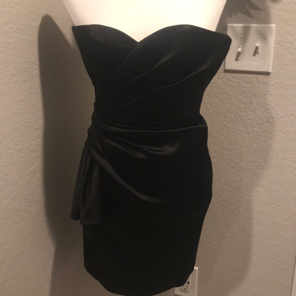 White House / Black Market like new black dress - Picture 3 of 6